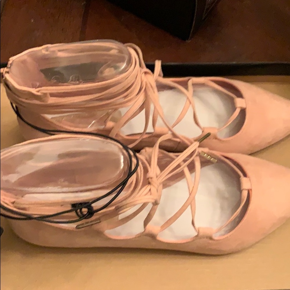 Forever 21  Sleepy Laced up Flats
